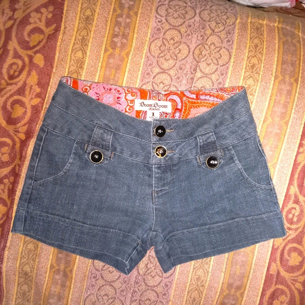 Very nice blue jean shorts!!